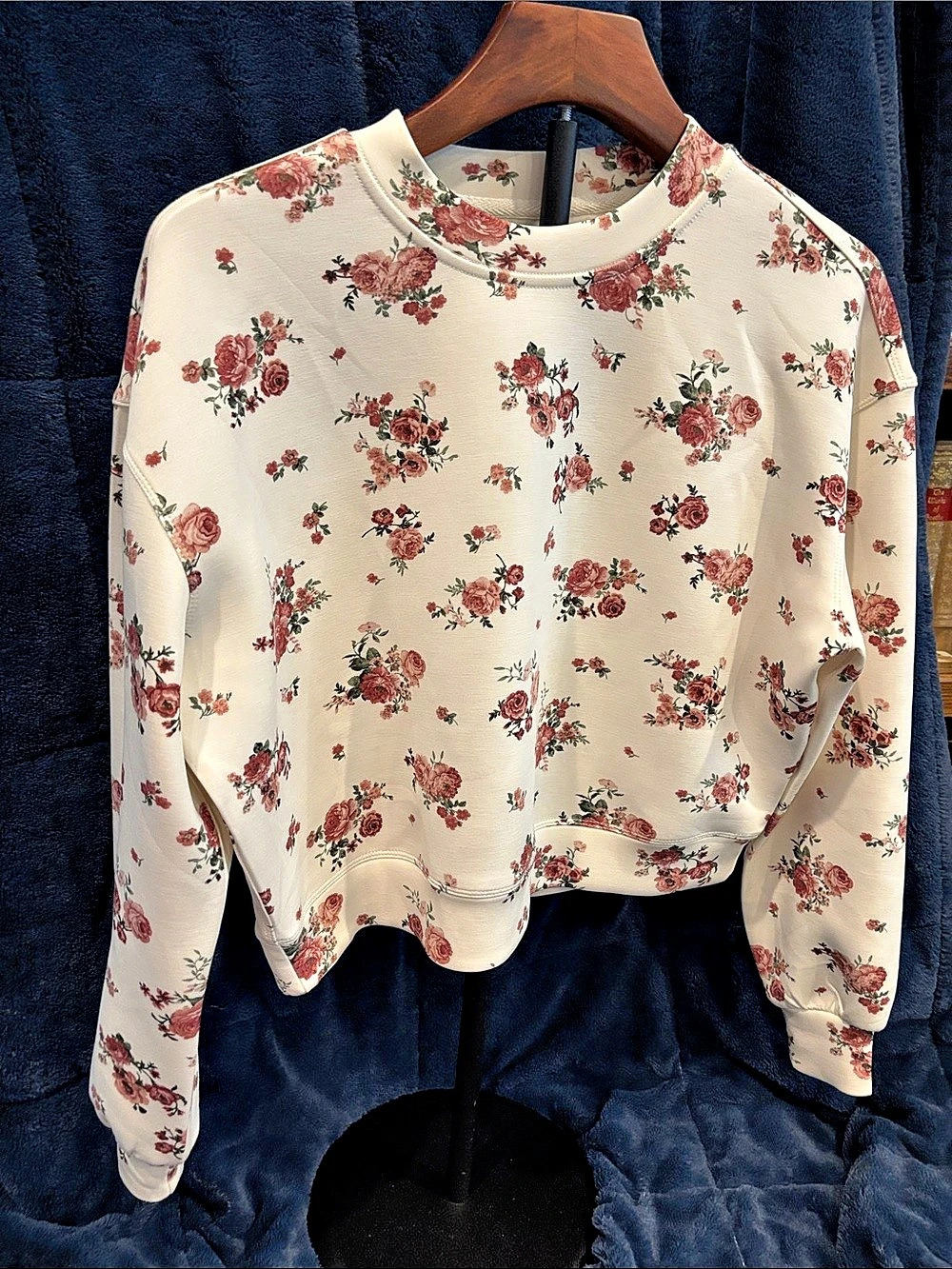 AS Revival Cropped White Rose Floral Print Sweatshirt XS EUC